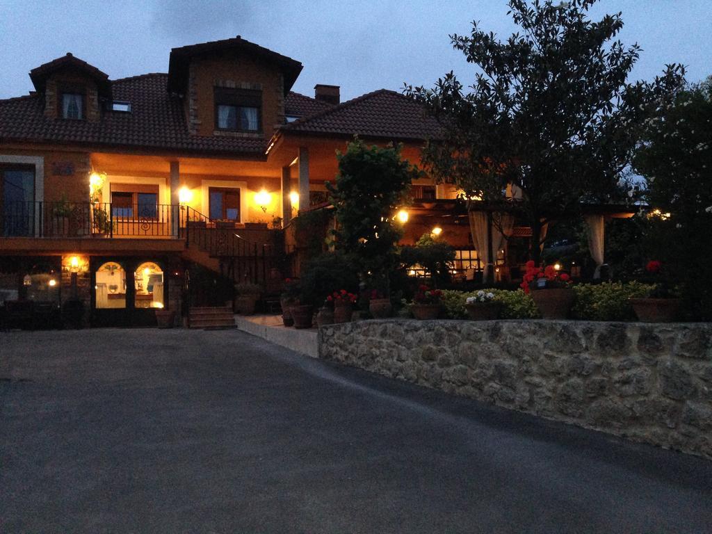 Hosteria Las Fuentes Rubayo Exterior photo