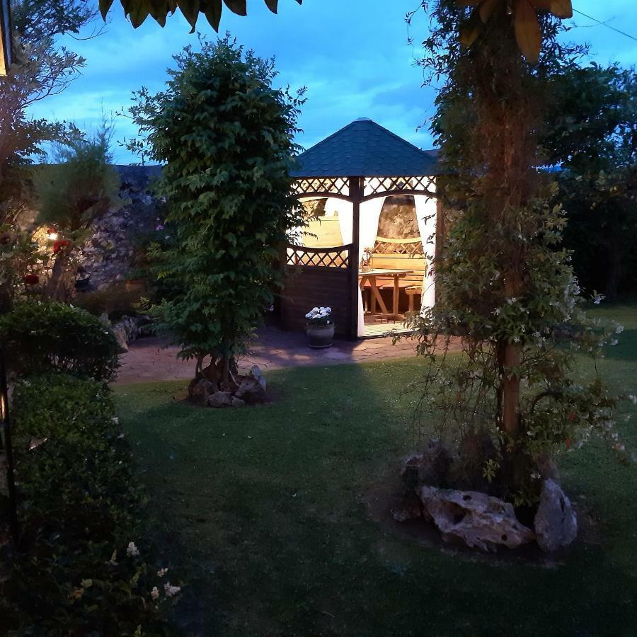 Hosteria Las Fuentes Rubayo Exterior photo